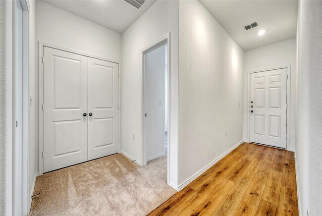 Building Photo - 14405 Nini Cv