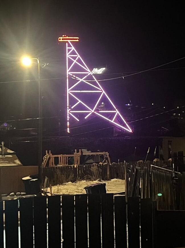 Building Photo - 527 N Franklin St