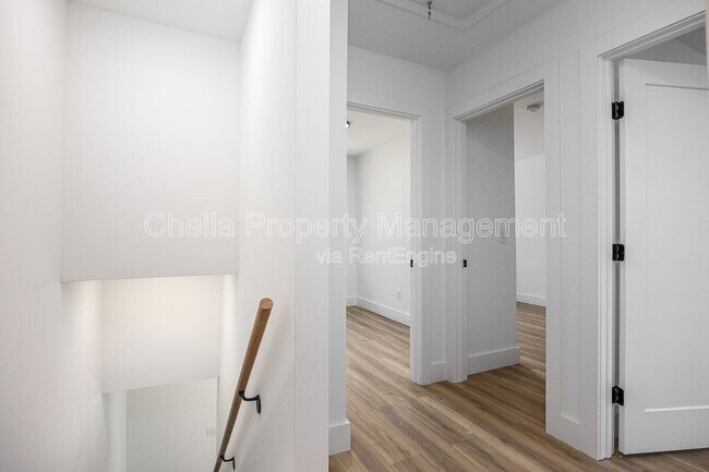 Building Photo - 1012 Debow St