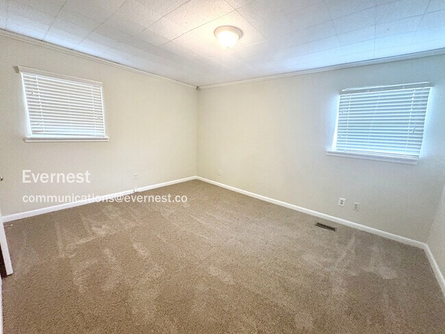 Building Photo - 1518 Claret St