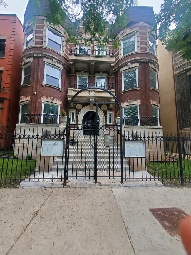 Front of Building - 4518 S King Dr