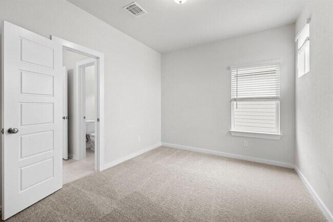 Building Photo - 112 Alicante Ln