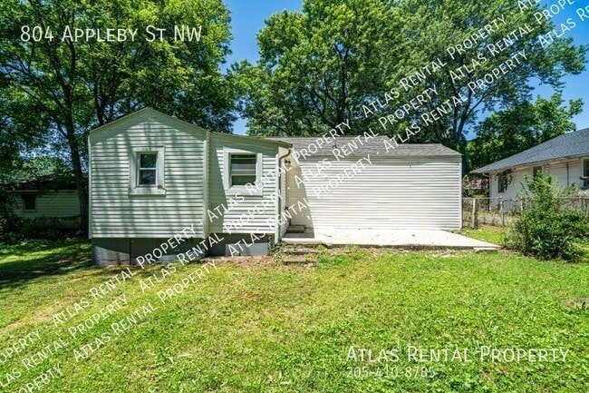 Building Photo - 804 Appleby St NW