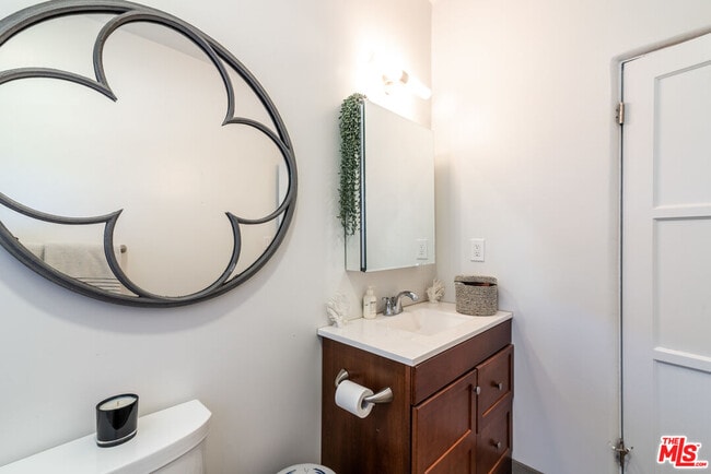 Building Photo - 751 Croft Ave