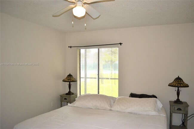 Building Photo - 8005 SW 107th Ave