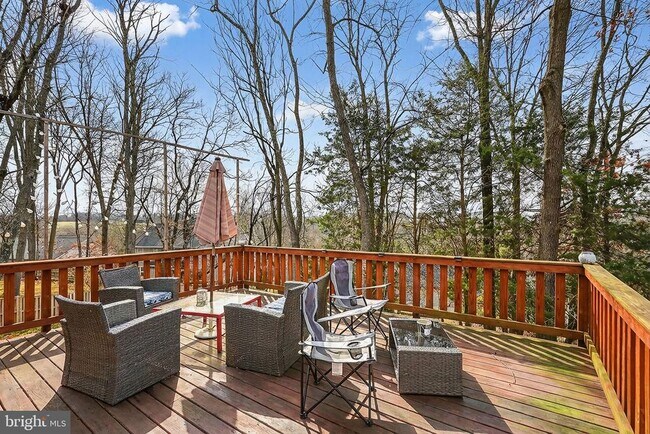 Building Photo - 7011 Fox Chase Rd