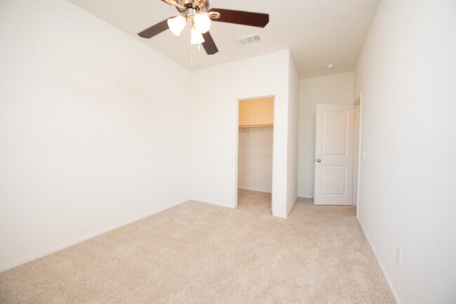 Building Photo - 12444 Deodar St