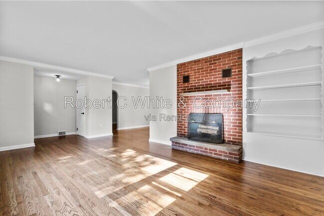 Building Photo - 851 Ward Ln