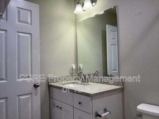 Building Photo - 11708 Coyote Call Way