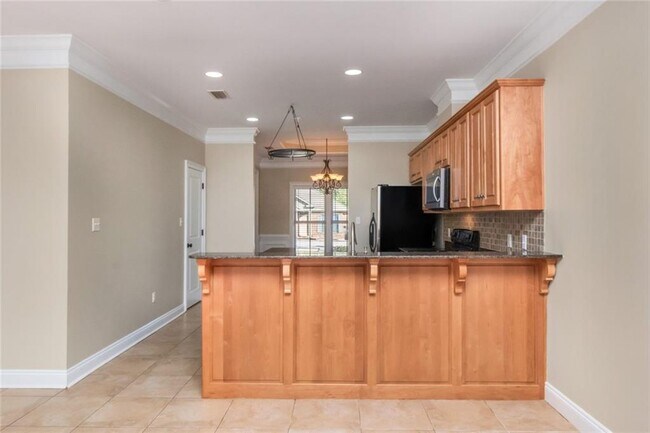 Building Photo - 1054 Linlen Ave