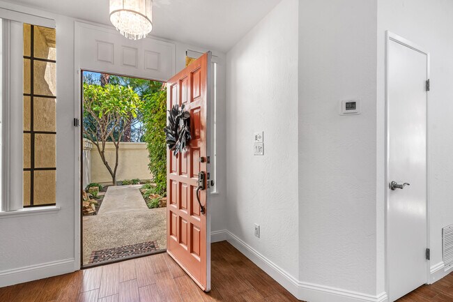 Building Photo - 37 Santo Domingo Dr