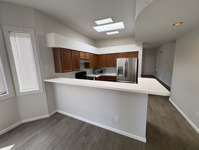 Building Photo - Rita Ranch Vail School District Single story home