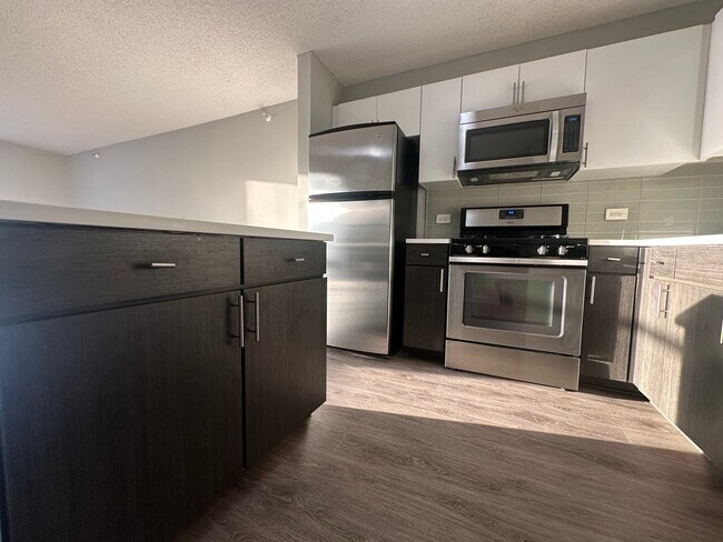 Building Photo - 180 N Jefferson St