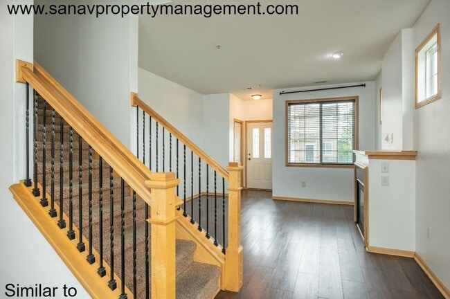 Building Photo - "Charming Family Haven: 2-Bed, 1.5-Bath Home with Versatile Loft in Prime Location"