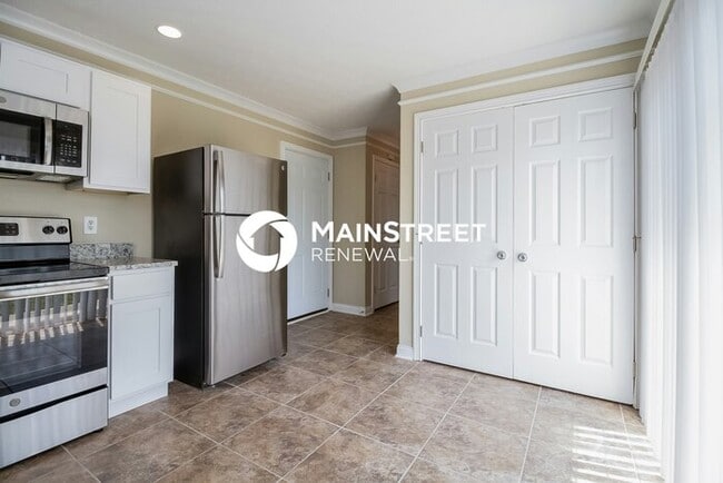 Building Photo - 4 Bedroom Pet-Friendly Home in Shepherdsvi...