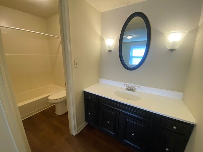 Vanity and Bathroom - Nottingham