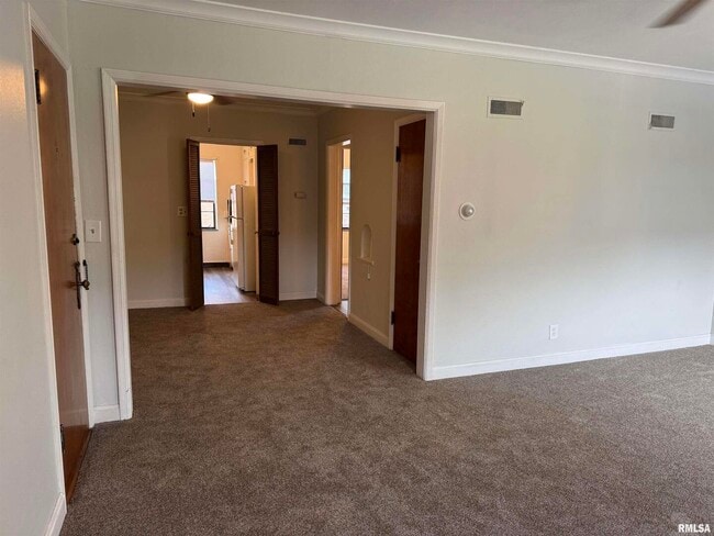 Building Photo - 405 W Columbia Ave