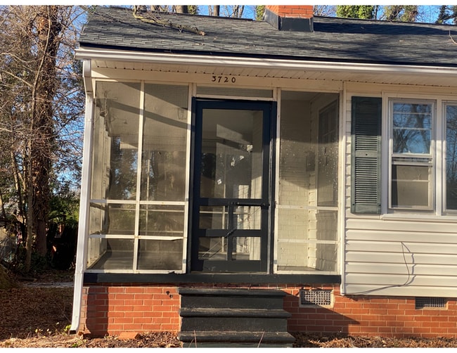 Building Photo - 3720 Manor Dr