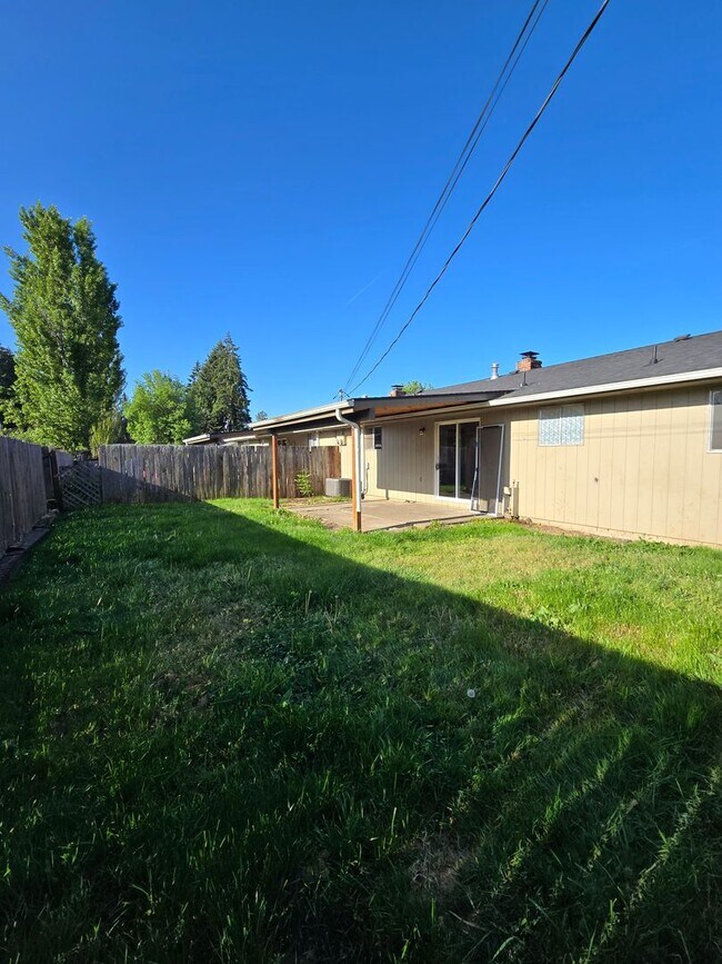 Building Photo - Kay Avenue Duplex