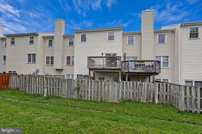 Building Photo - 1675 Ridgely Ct