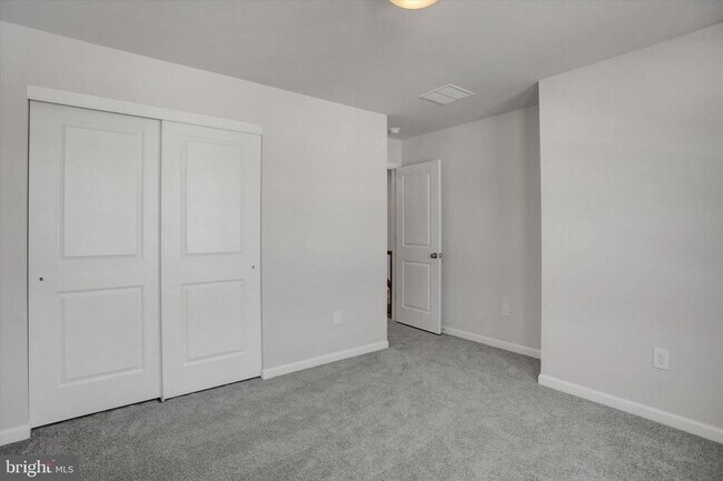 Building Photo - 601 Exeter Ln