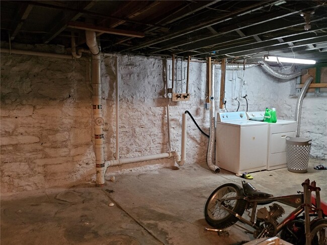 Building Photo - 3807 Potomac St