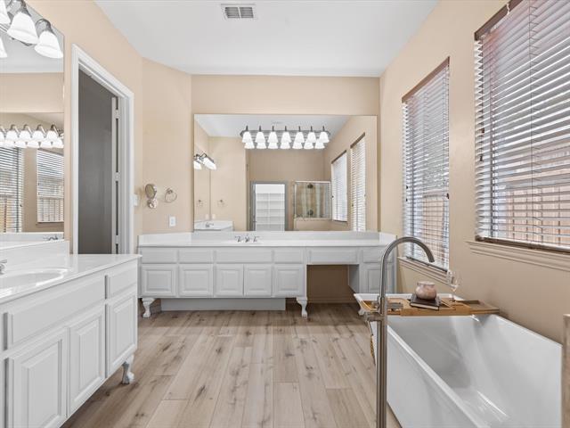 Building Photo - 6067 Chippewa Trail