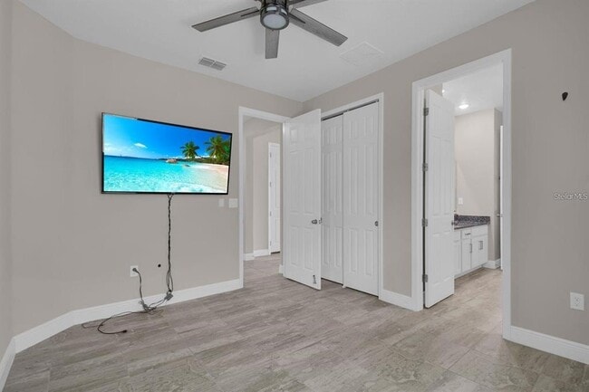 Building Photo - 2487 Empress Dr