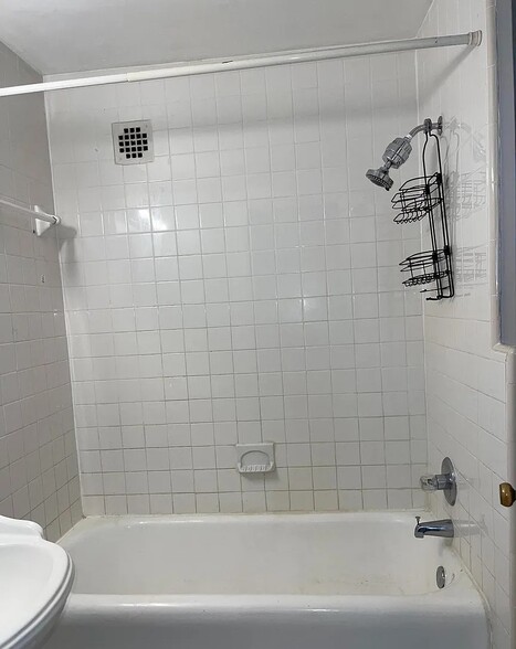 Bath - 1324 Locust St