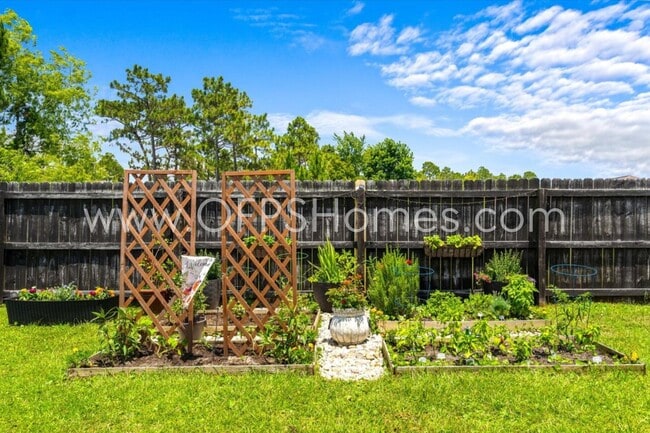 Building Photo - 8170 Tavira St