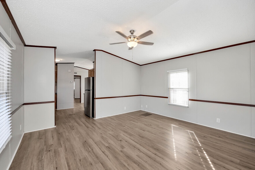 Building Photo - 2303 Highway 20