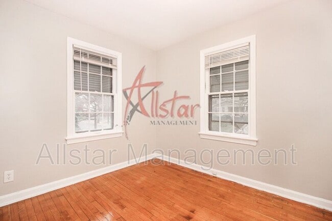 Building Photo - 3801 Woodridge Rd