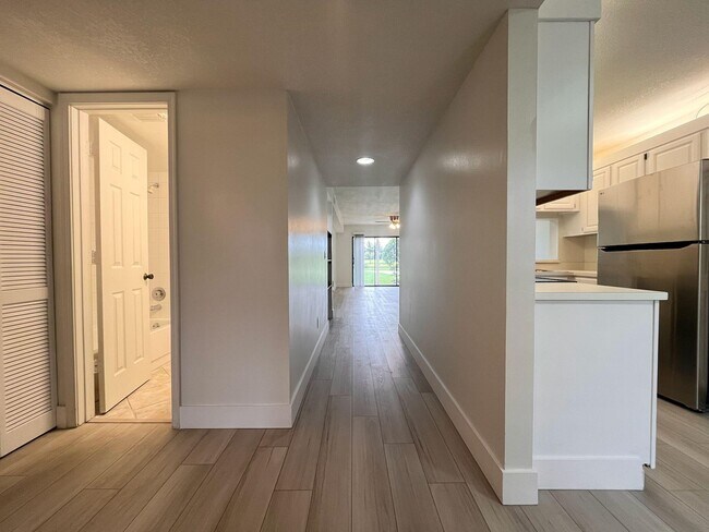 Building Photo - 2061 Keystone Dr