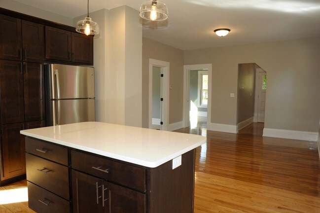 Building Photo - 234 Marion Ave NW