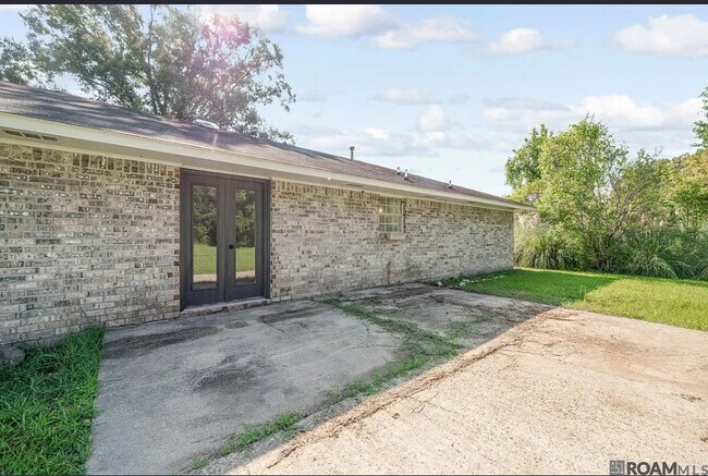 Building Photo - 37520 Butz Rd