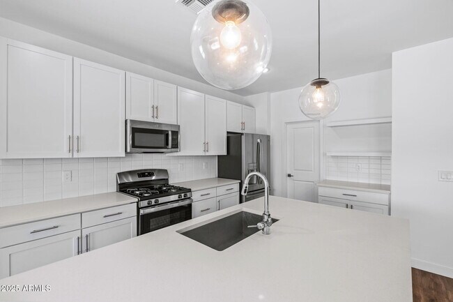 Building Photo - 3023 W Bent Tree Dr