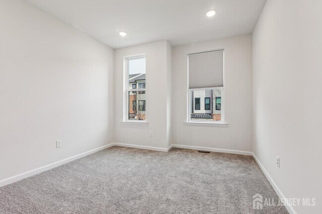 Building Photo - 214 Jessie Pl