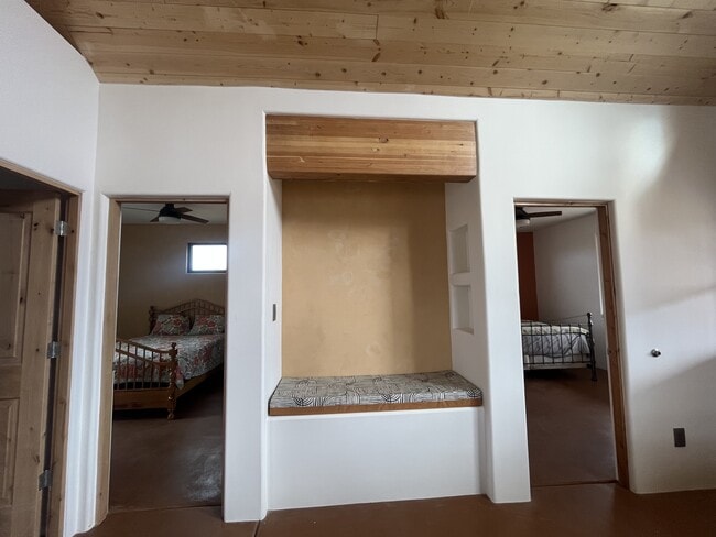 Building Photo - 2 Kincaid Rd