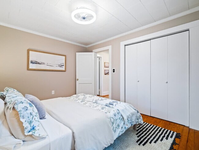 Building Photo - 2ND East Drive-SI ID1496103P