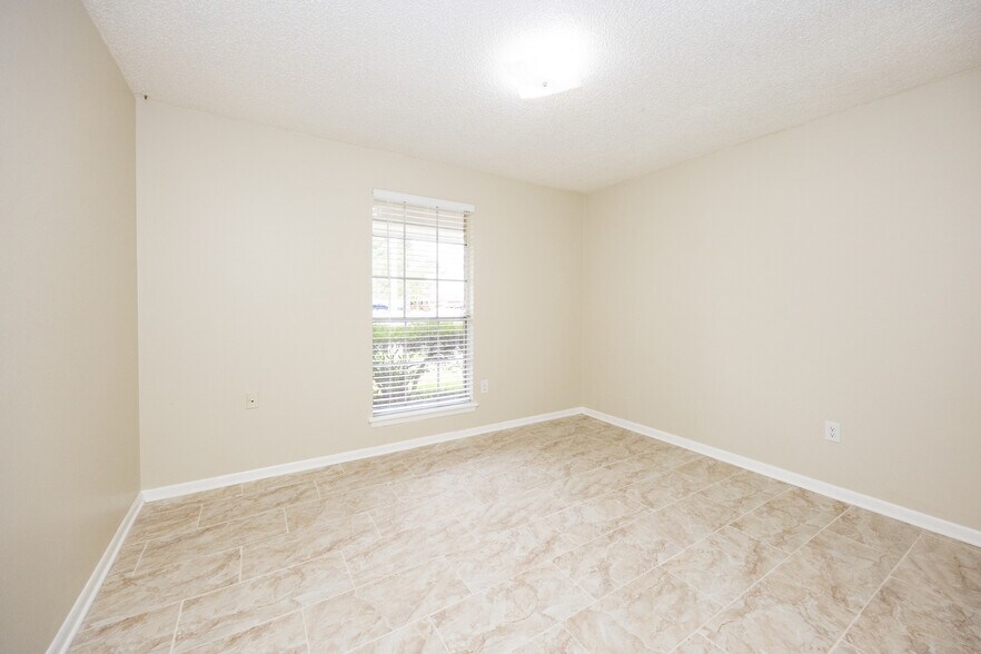Building Photo - 12114 Tams Dr