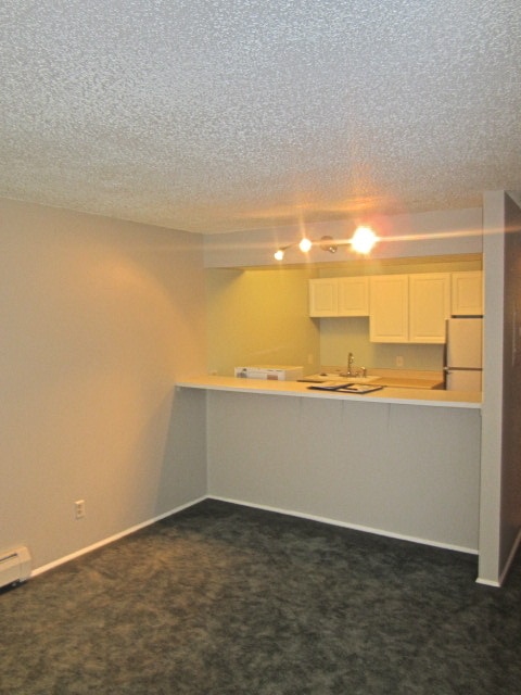 Building Photo - One Bedroom Apartment In Two Mile Creek.  Amazing Location!
