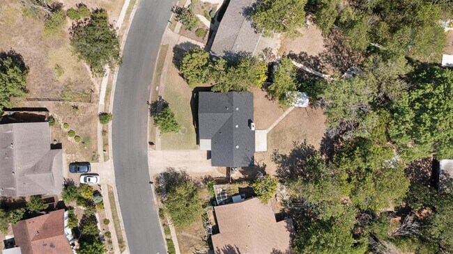 Building Photo - 325 Heartwood Dr