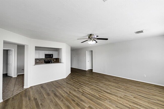 Building Photo - 4818 Plum Forest Rd
