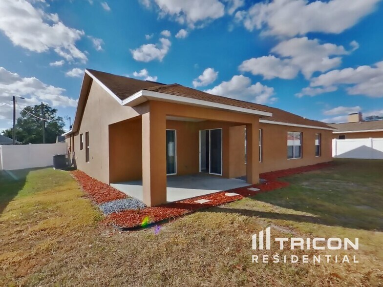 Building Photo - 3130 Wiltshire Ave