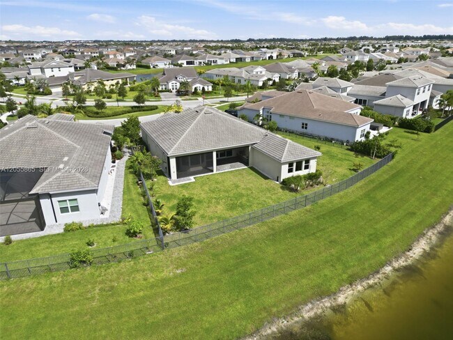 Building Photo - 4662 Estates Cir