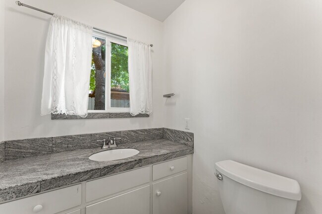 Building Photo - 1201 W 12th St