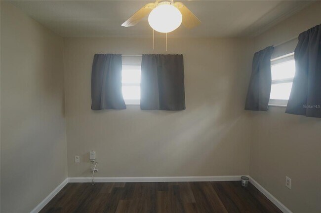 Building Photo - 3603 S Belcher Dr