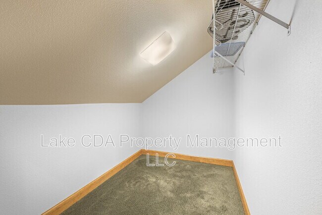 Building Photo - 3270 N Waterwood Ln