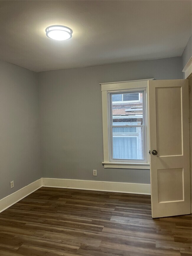 Building Photo - 36 Frederick St