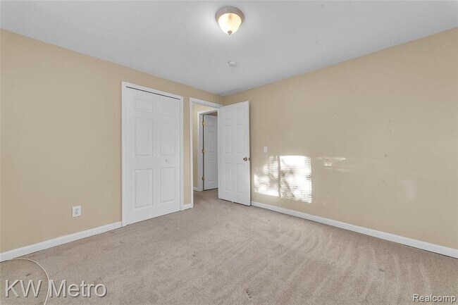 Building Photo - 2416 Shawood Dr